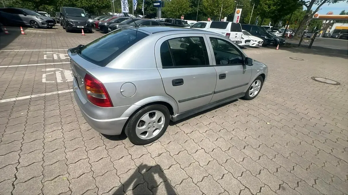 Gebraucht Opel Astra 101 PS (74 kW) 2001 Silber Kleinwagen