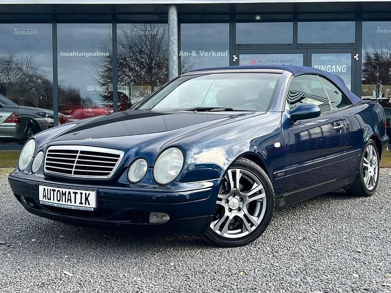 Blau Gebraucht 1999 Mercedes CLK320 Cabrio | 9.900 € - Bild 1/4