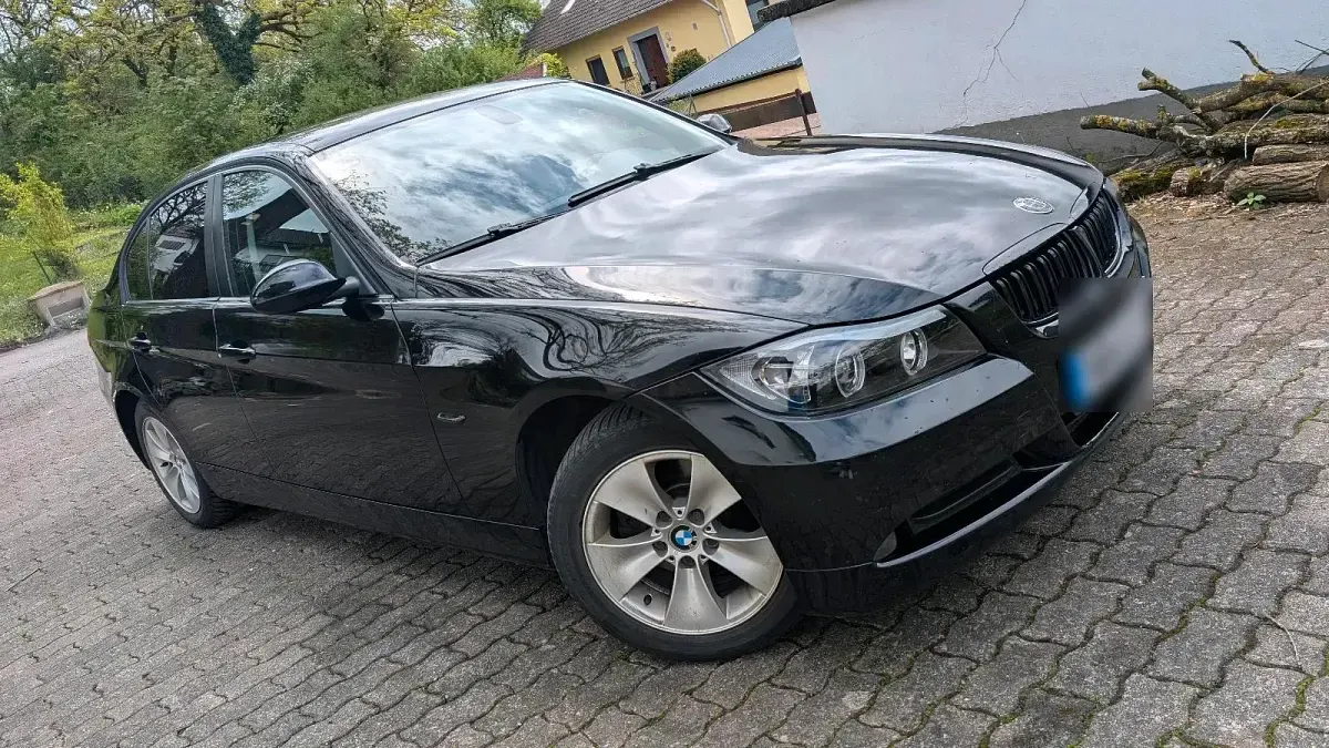 Gebraucht BMW 318 129 PS (94 kW) 2007 Schwarz Limousine