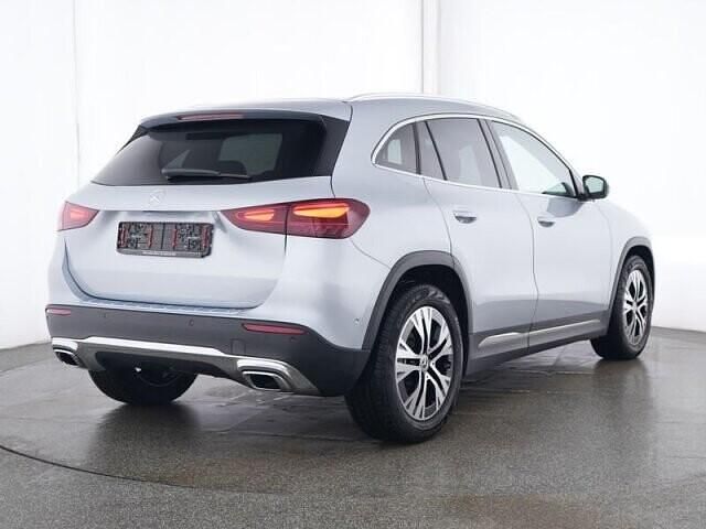 Gebraucht Mercedes GLA200 Advanced 163 PS (119 kW) 2024 Lack hightechsilber SUV