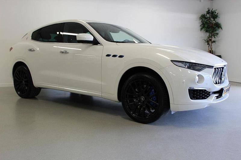Gebraucht Maserati Levante 330 PS (242 kW) 2022 Weiß SUV