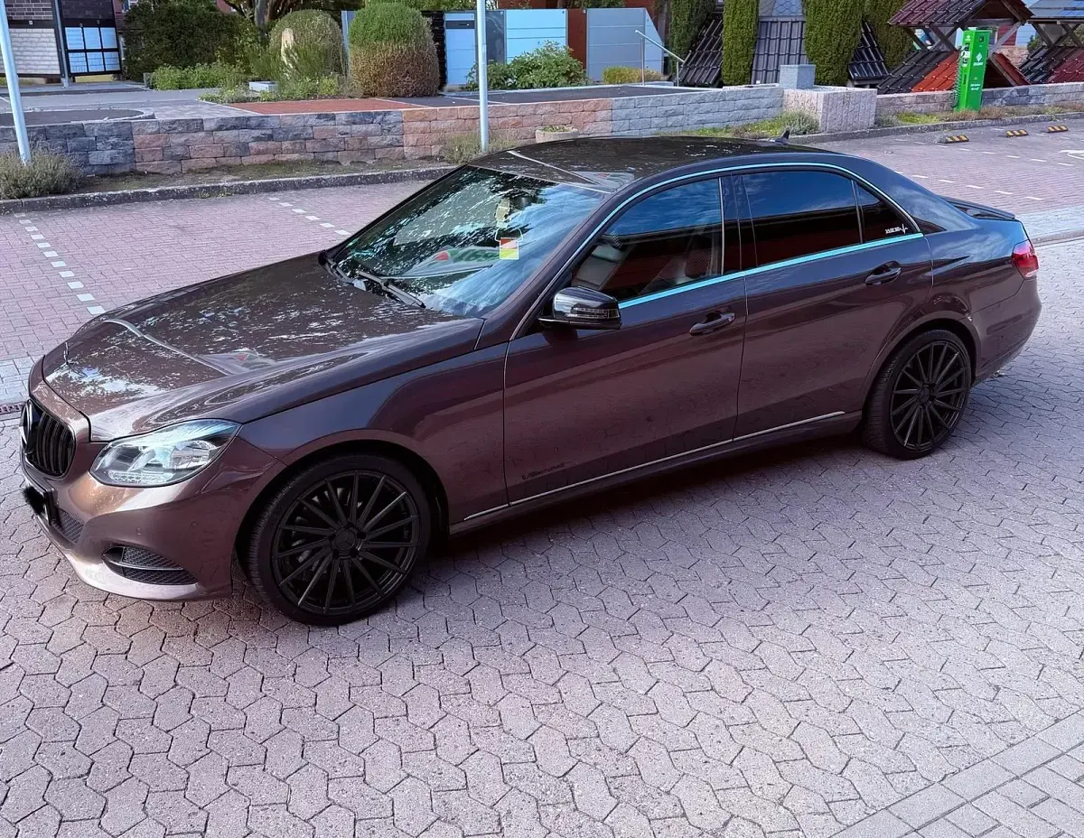 Gebraucht Mercedes E250 204 PS (150 kW) 2013 Braun Limousine