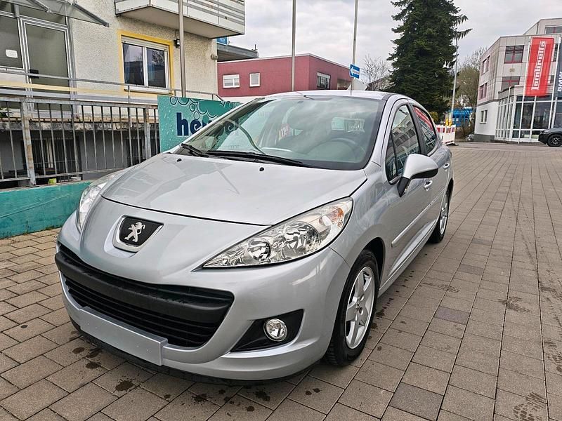 Gebraucht Peugeot 207 95 PS (69 kW) 2012 Kleinwagen
