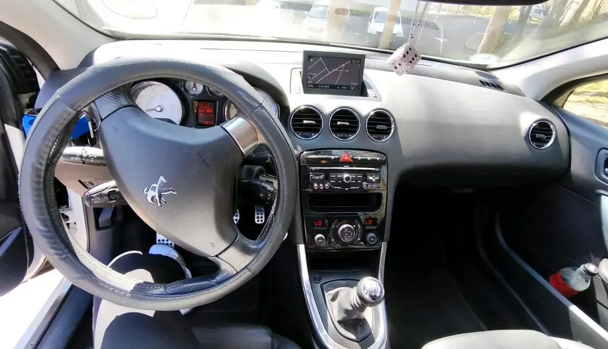 Gebraucht Peugeot 308 CC 156 PS (114 kW) 2012 Weiß Cabrio