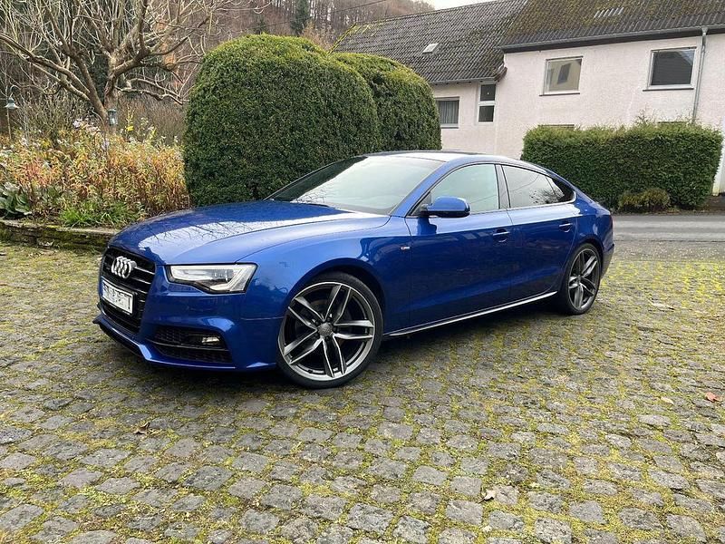 Blau Gebraucht 2016 Audi A5 Sportback Sport Kleinwagen | 20.000 € (Fairer Preis) - Bild 1/4