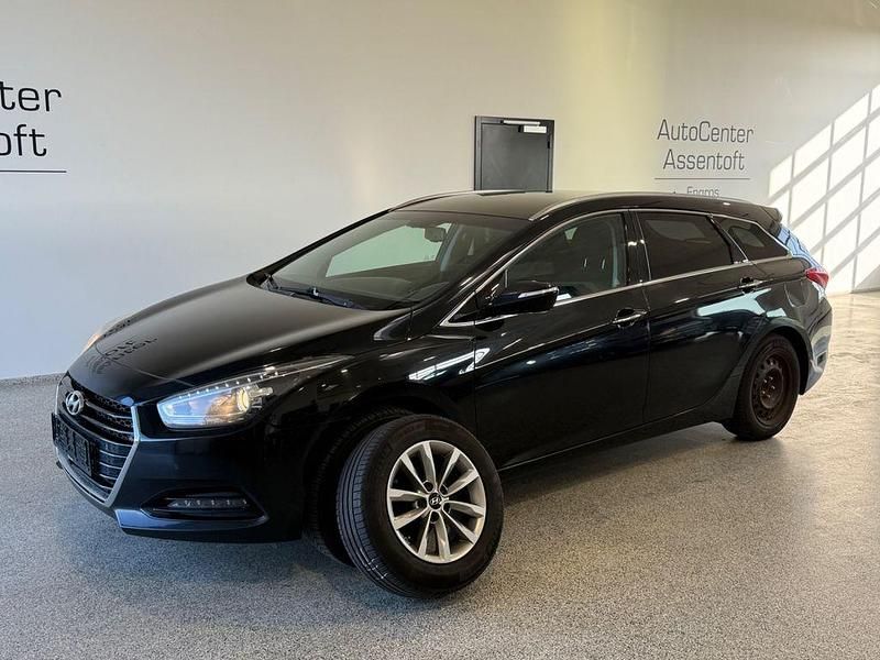 Gebraucht Hyundai i40 Style 116 PS (85 kW) 2016 Schwarz Limousine