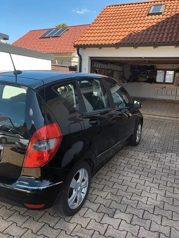 Gebraucht Mercedes A180 Elegance 116 PS (85 kW) 2009 Schwarz Van / Kleinbus