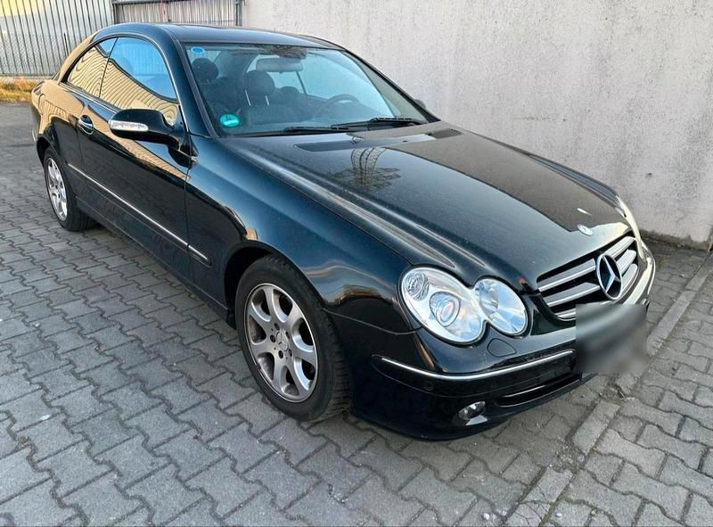 Schwarz Gebraucht 2003 Mercedes 240 Coupé | 2.490 € - Bild 1/4