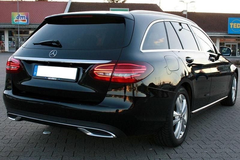 Gebraucht Mercedes C200 150 PS (110 kW) 2018 Schwarz Kombi