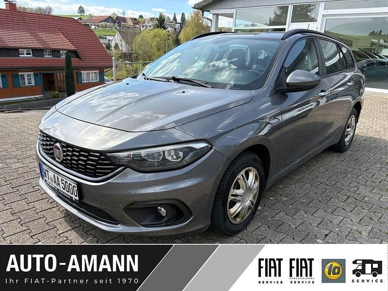Gebraucht Fiat Tipo Easy 120 PS (88 kW) 2017 Grau Kombi