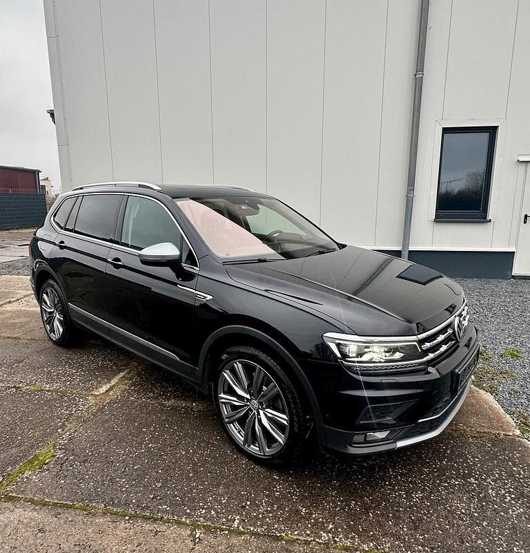 Schwarz Gebraucht 2018 VW Tiguan Allspace Highline SUV | 28.799 € (Fairer Preis) - Bild 1/4