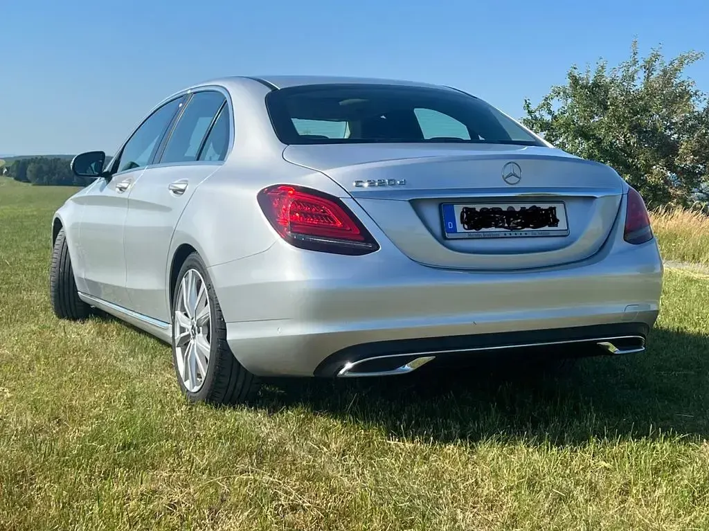 Gebraucht Mercedes C220 194 PS (142 kW) 2019 Silber Limousine