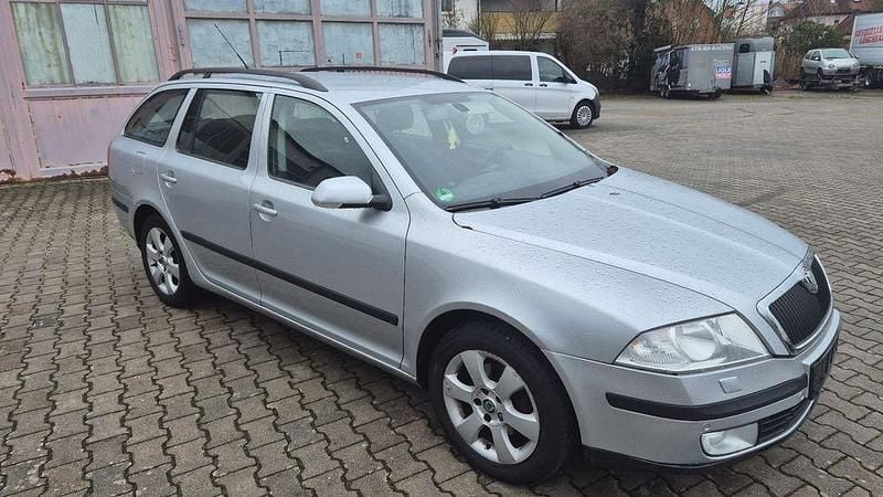 Brilliant silber mettalic Gebraucht 2008 Skoda Octavia Ambiente Kombi | 1.650 € (Superpreis) - Bild 1/4