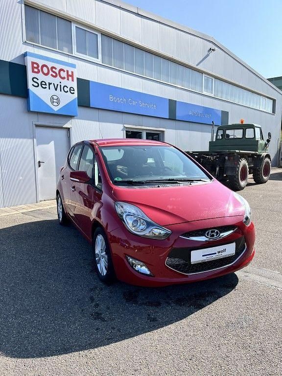 Cool red neobj Gebraucht 2015 Hyundai ix20 Classic Kleinwagen | 6.999 € (Guter Preis) - Bild 1/4