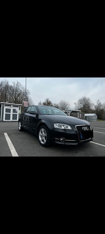 Schwarz Gebraucht 2011 Audi A3 Sportback Ambition Limousine | 6.100 € (Fairer Preis) - Bild 1/4