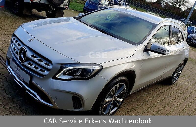 Gebraucht Mercedes GLA180 122 PS (89 kW) 2017 Silber SUV
