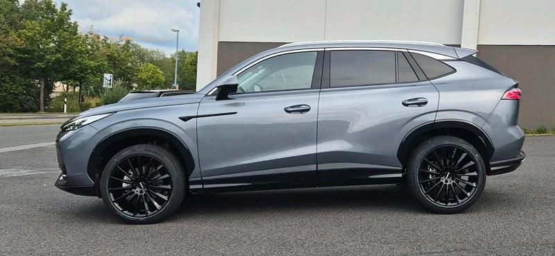 Grau Gebraucht 2025 MG HS Luxury SUV | 25.999 € (Fairer Preis) - Bild 1/4