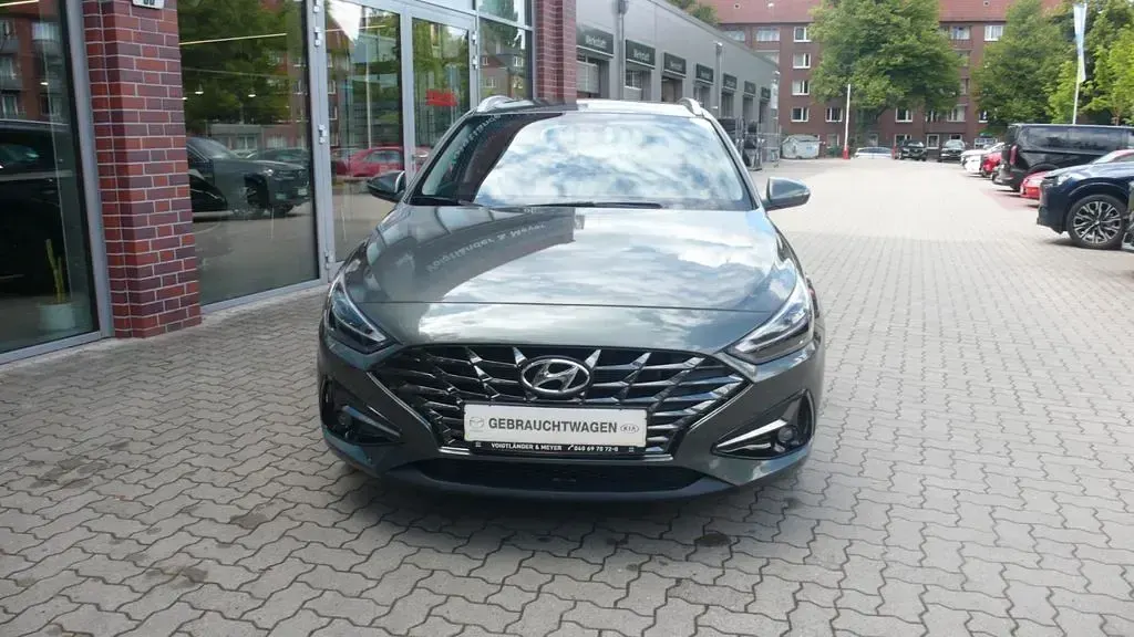 Gebraucht Hyundai i30 Trend 160 PS (117 kW) 2024 Grau Kombi