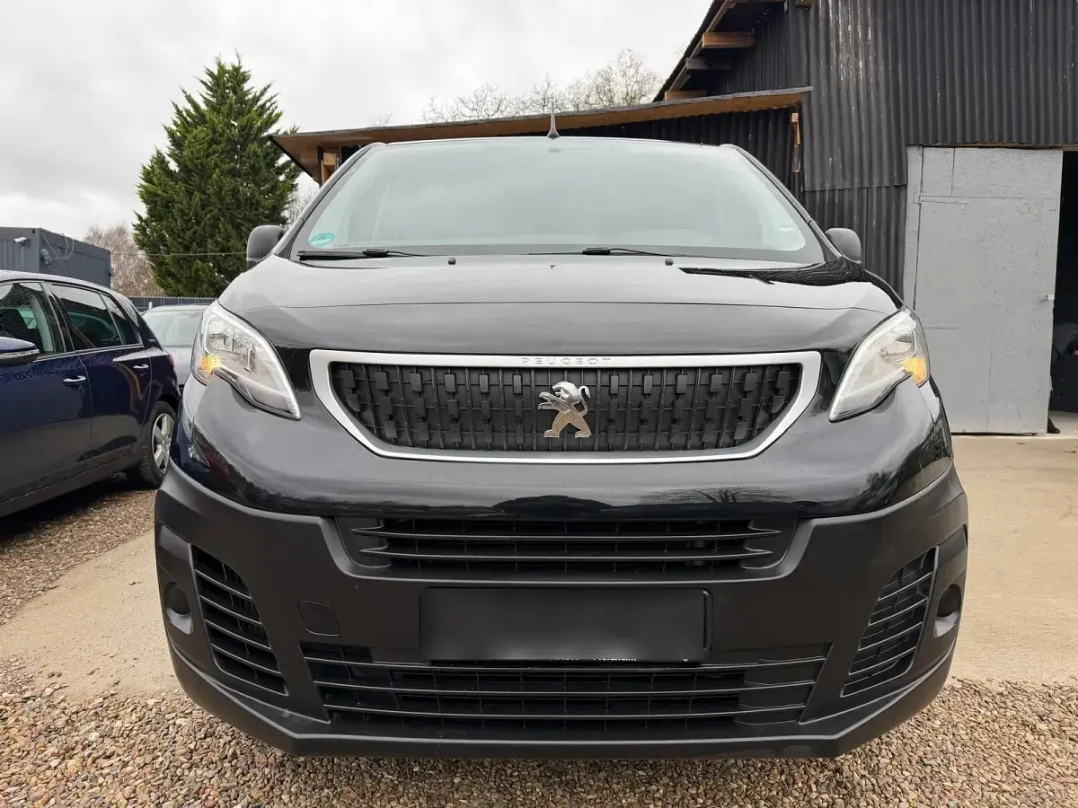 Gebraucht Peugeot Expert 95 PS (69 kW) 2017 Schwarz Van