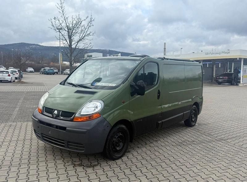Second-hand Renault Trafic 90 CP (66 kW) 2003 Verde Monovolum