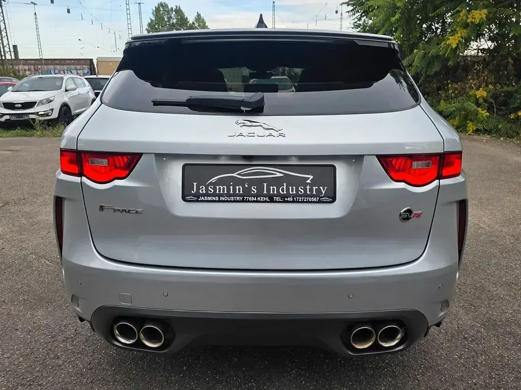 Gebraucht Jaguar F-Pace SVR 551 PS (405 kW) 2019 Indus silver SUV