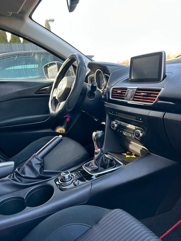 Gebraucht Mazda 3 120 PS (88 kW) 2015 Schwarz Limousine