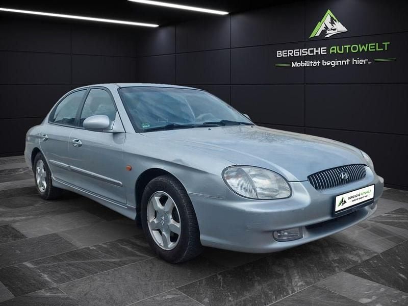 Gebraucht Hyundai Sonata 160 PS (117 kW) 2001 Silber Limousine