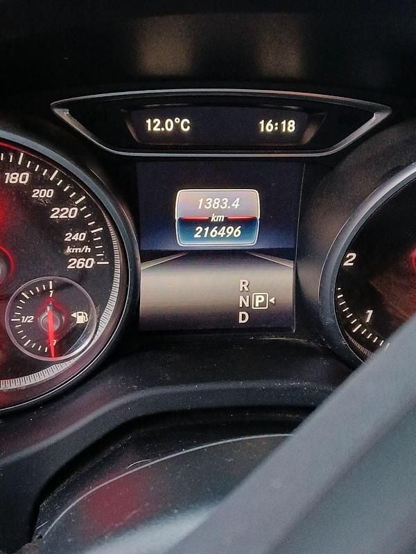 Gebraucht Mercedes CLA200 Shooting Brake 136 PS (100 kW) 2016 Kombi