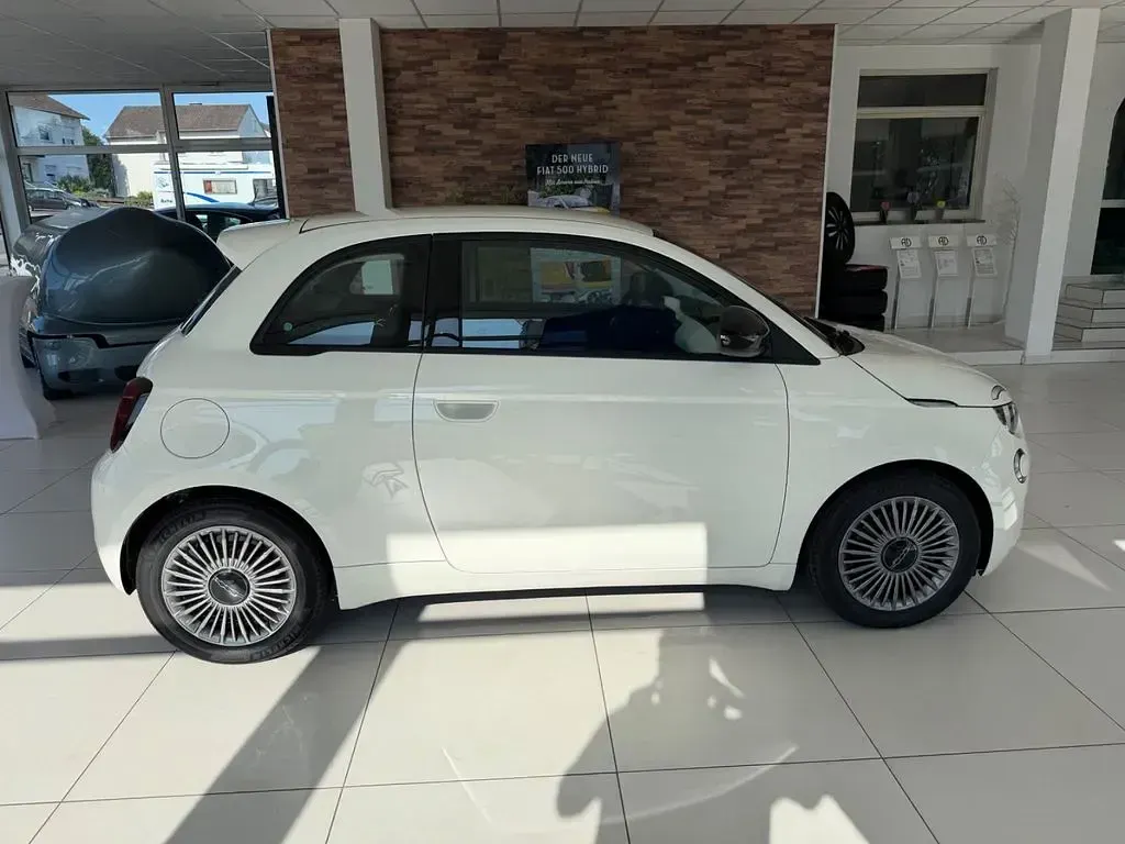 Neu Fiat 500 Icon 65 PS (47 kW) 2026 Weiß