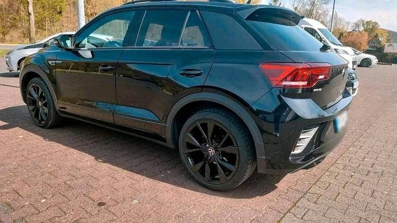 Second-hand VW T-Roc R 150 CP (110 kW) 2023 Negru SUV