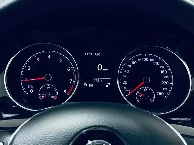 Gebraucht VW Touran IQ Drive 116 PS (85 kW) 2019 Schwarz Van / Kleinbus