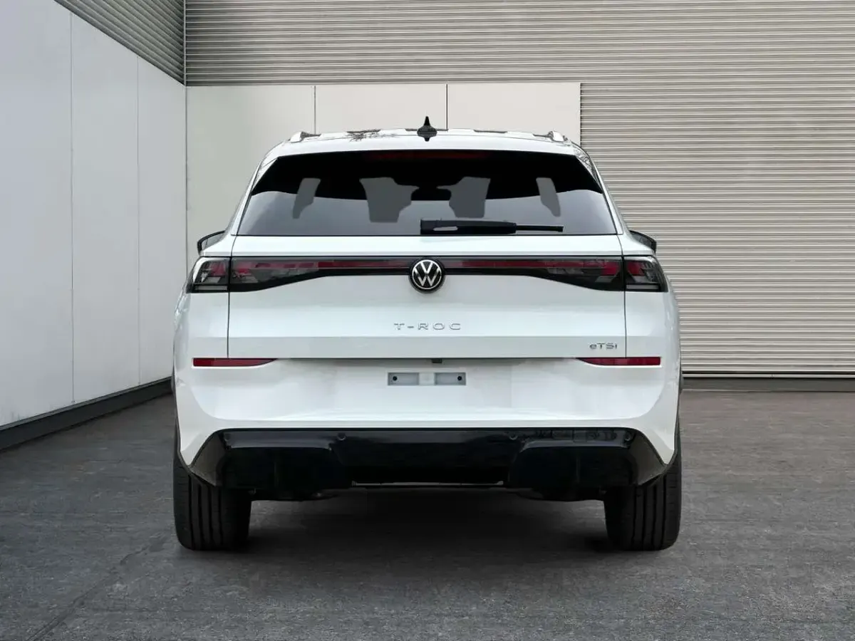 Neu VW T-Roc Cabriolet R-line 150 PS (110 kW) 2026 Pure white, dach schwarz SUV