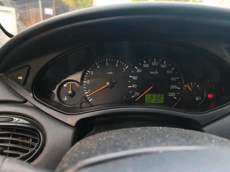 Second-hand Ford Focus 115 CP (84 kW) 2004 Argintiu Break