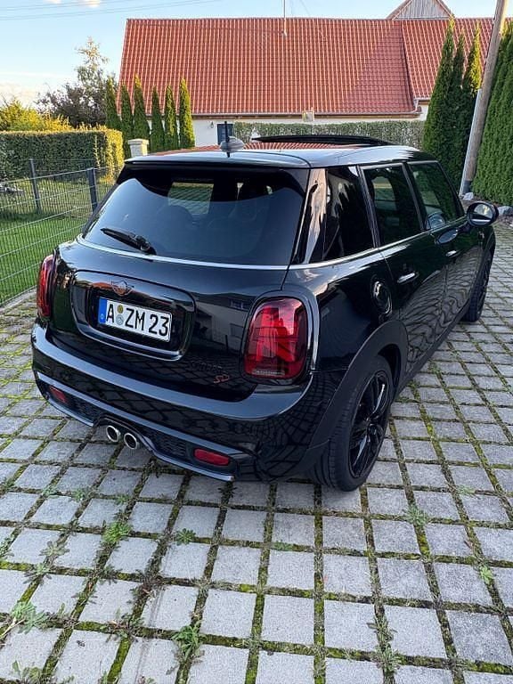 Second-hand Mini Cooper SD 170 CP (125 kW) 2015 Negru Hatchback
