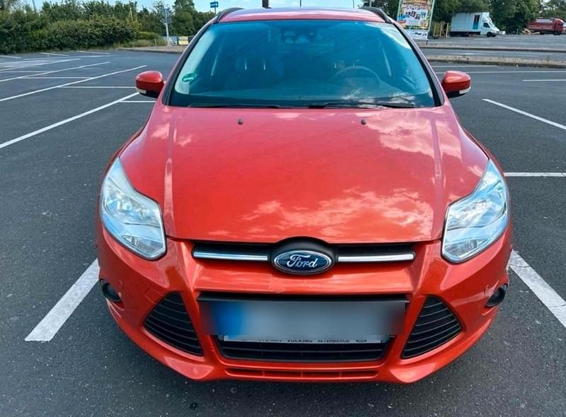 Orange Gebraucht 2012 Ford Focus Kombi | 3.300 € (Guter Preis) - Bild 1/4
