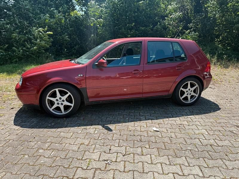 Rot Gebraucht 2000 VW Golf IV Kleinwagen | 999 € - Bild 1/4