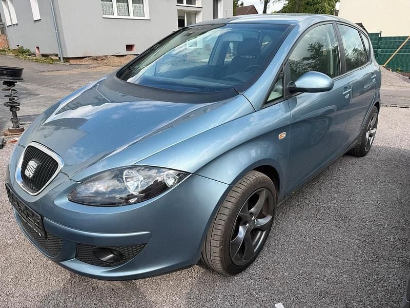 Second-hand Seat Altea 140 CP (102 kW) 2004 Albastru Monovolum