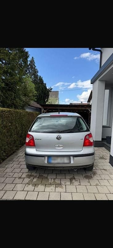 Second-hand VW Polo Basis 64 CP (47 kW) 2003 Argintiu Berlinǎ