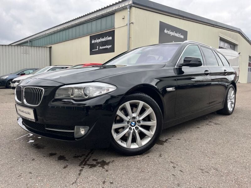 Schwarz Gebraucht 2013 BMW 520 Sport Line Kombi | 9.290 € (Superpreis) - Bild 1/4