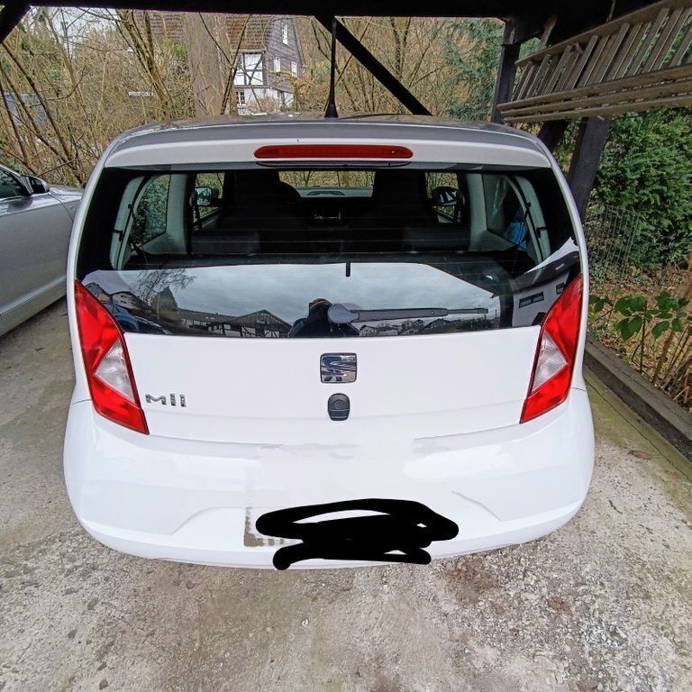 Weiß Gebraucht 2015 Seat Mii Kleinwagen | 4.950 € (Guter Preis) - Bild 1/4