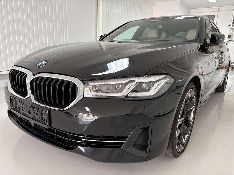 Schwarz ii Gebraucht 2022 BMW 540 Performance Kombi | 43.850 € (Superpreis) - Bild 1/4