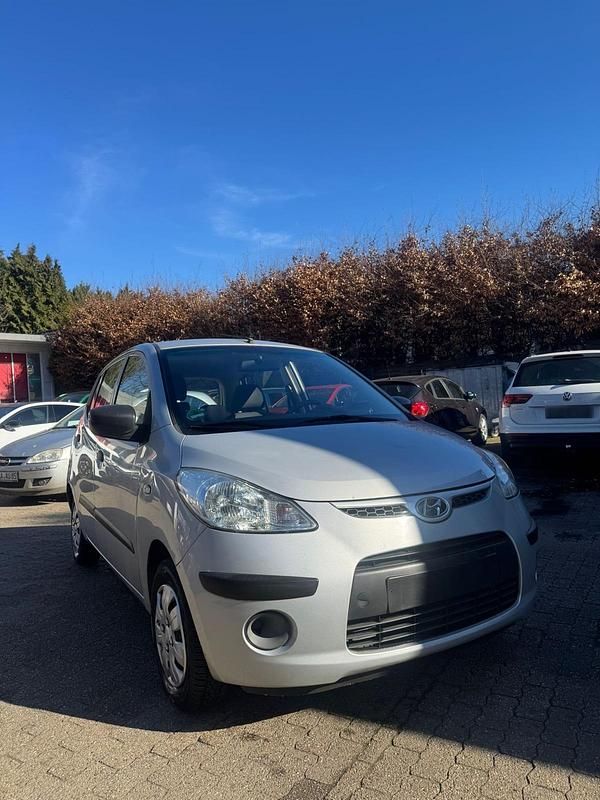 Gebraucht Hyundai i10 75 PS (55 kW) 2010 Silber Kleinwagen