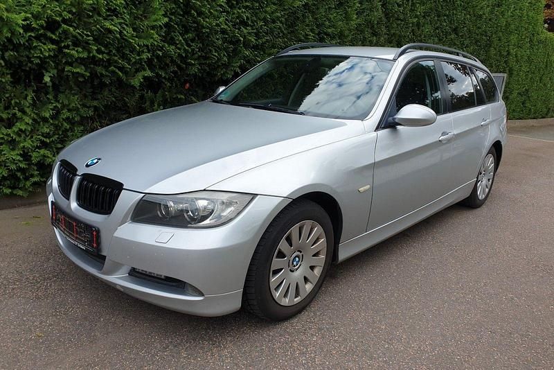 Grau Gebraucht 2007 BMW 320 Kombi | 3.190 € (Superpreis) - Bild 1/4