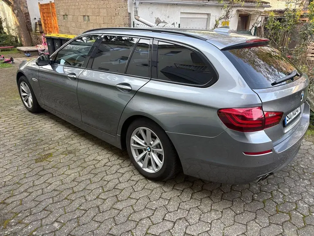 Gebraucht BMW 520 190 PS (139 kW) 2016 Silber Kombi
