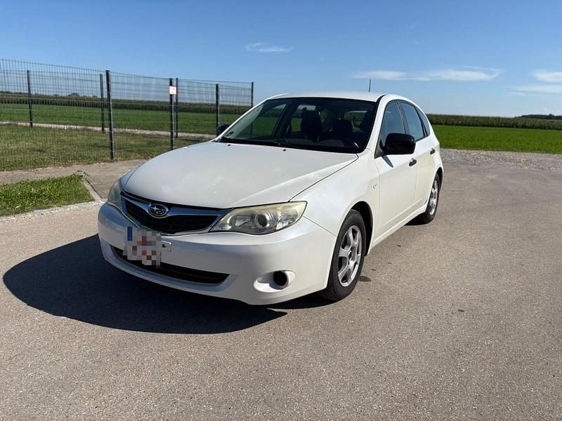 Weiß Gebraucht 2009 Subaru Impreza Limousine | 1.300 € (Superpreis) - Bild 1/4