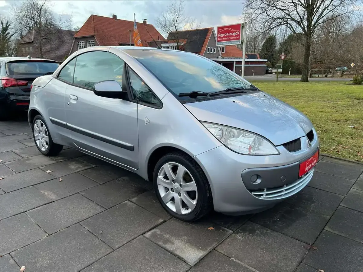 Gebraucht Mitsubishi Colt Invite 109 PS (80 kW) 2009 Urban silver Kleinwagen