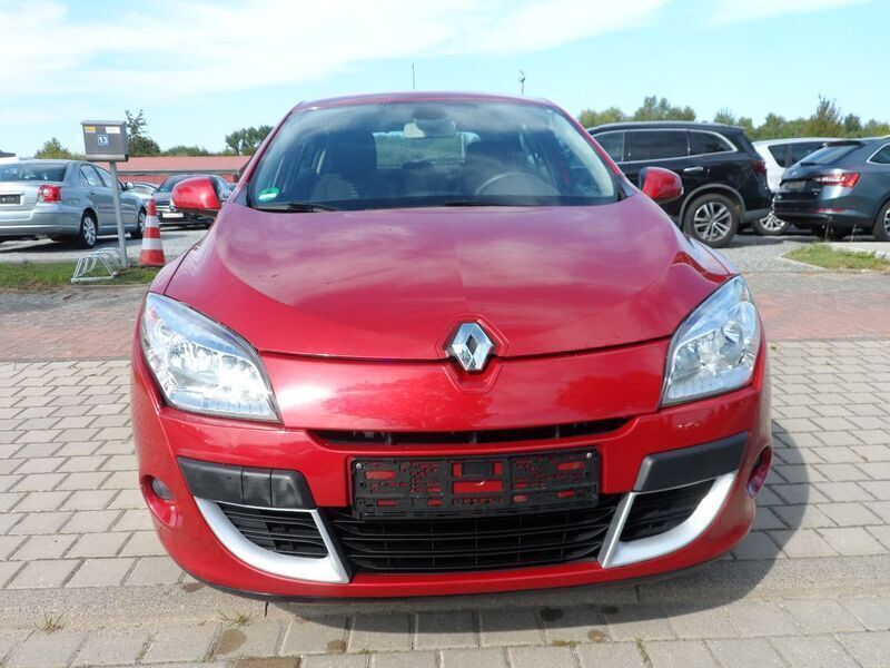 Gebraucht Renault Mégane III Expression 110 PS (80 kW) 2009 Rot Limousine