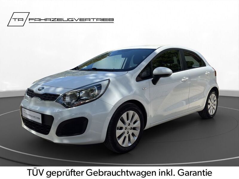 Weiß Gebraucht 2012 Kia Rio Edition 7 Limousine | 6.900 € (Fairer Preis) - Bild 1/4