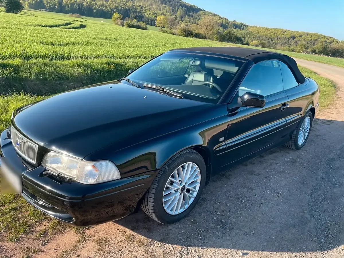 Second-hand Volvo C70 163 CP (119 kW) 2000 Negru Cabrio