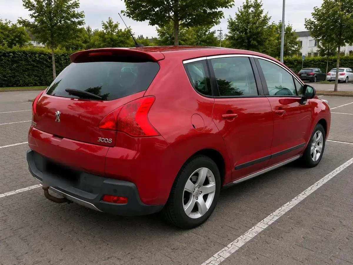 Gebraucht Peugeot 3008 Platinum 155 PS (114 kW) 2009 Rot Kombi